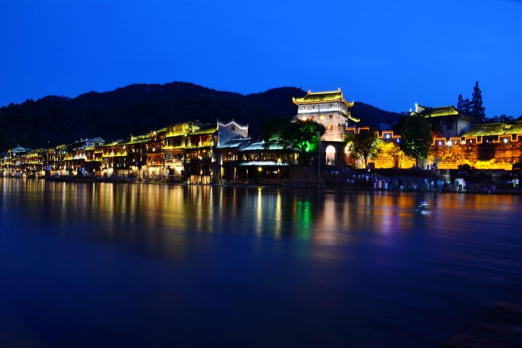 Fenghuang Slowly Time Inn المظهر الخارجي الصورة