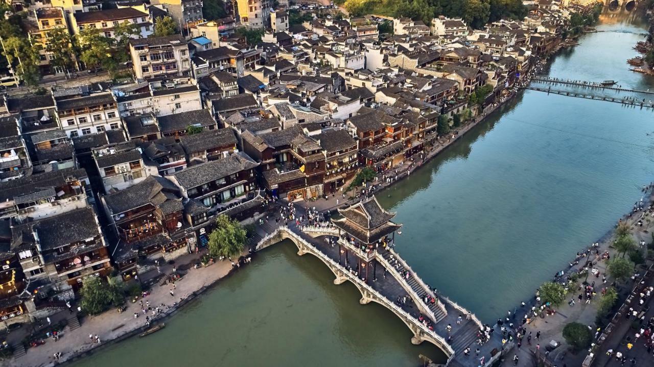 Fenghuang Slowly Time Inn المظهر الخارجي الصورة